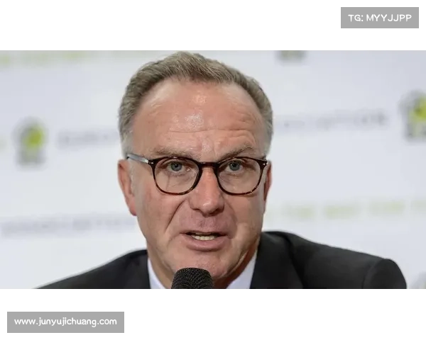 从权力中枢到精神象征浅析鲁梅尼格在拜仁的多重角色